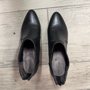 Life Stride Black Leather Shoes